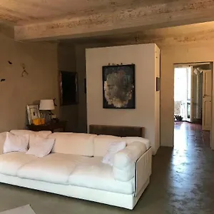 Casa Luminosa Con Giardino In Centro Storico Appartamento